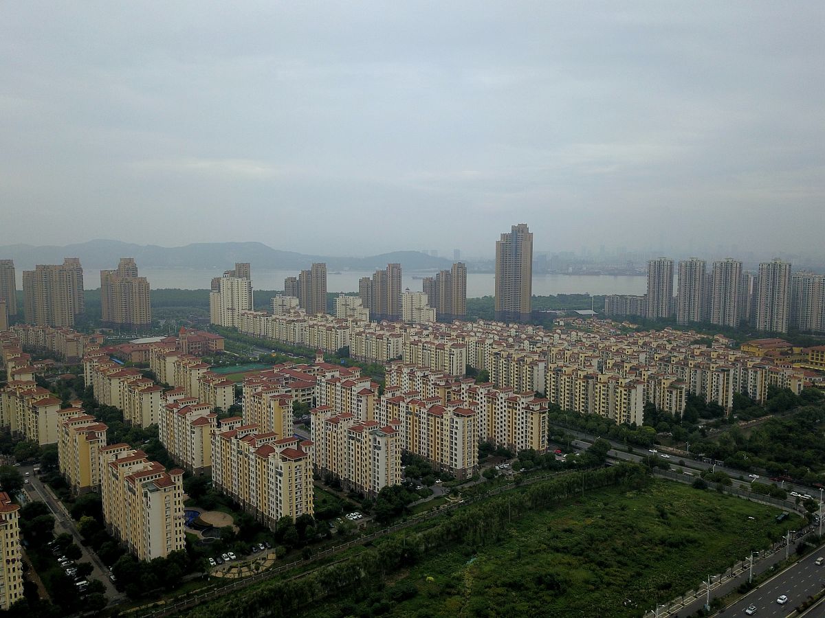 2019年6月30日,航拍南京江北新区大型滨江社区威尼斯水城.
