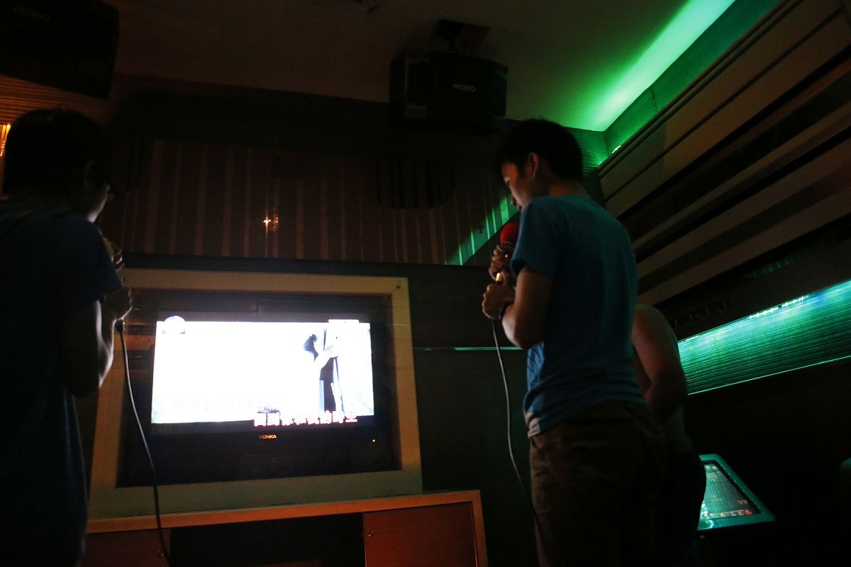 请帮我写1篇650字的博客文章主题是：ktv唱歌技巧和发声方法