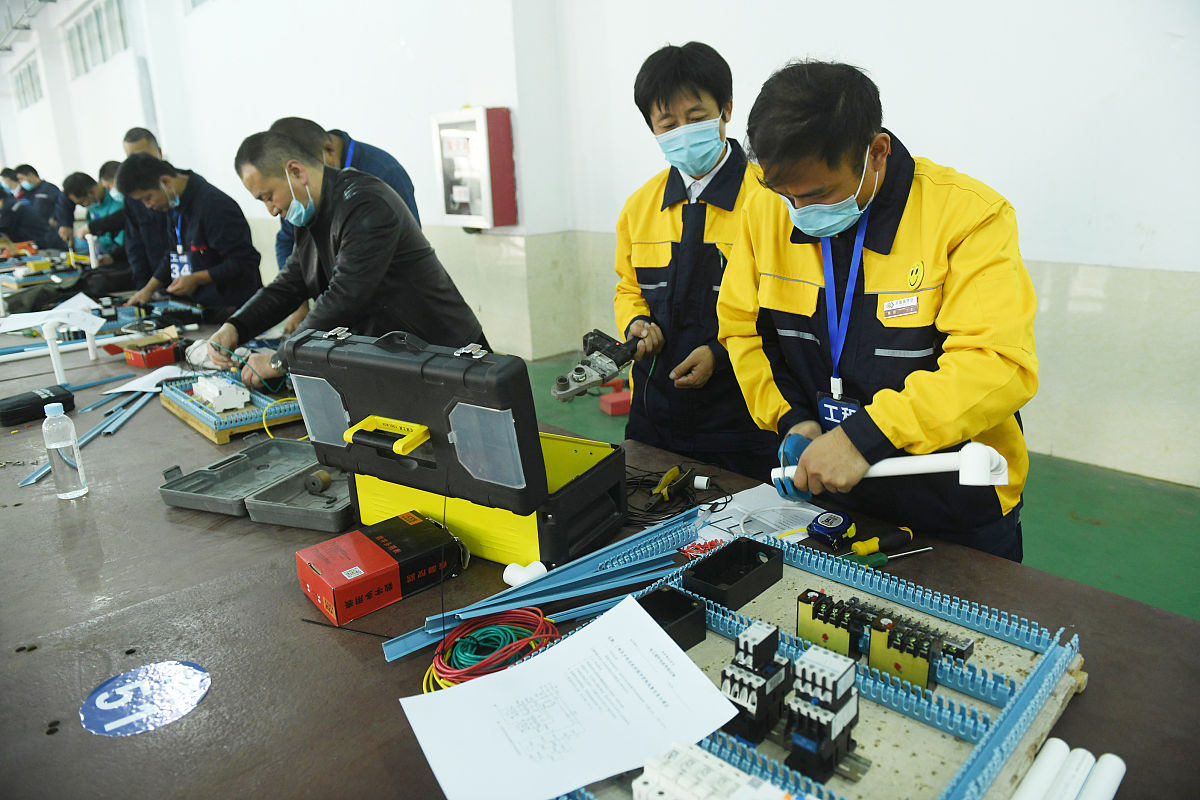 萧县师范学校2023年新专业:机器人工程、大数据分析、人工智能等 萧县师范学校2023年新专业:机器人工程、大数据分析、人工智能等