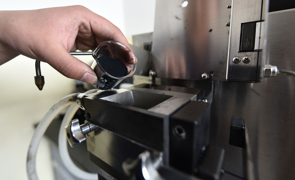 炭黑和PU复合制备后将所得到的材料进行多次循环拉伸测量出材料的灵敏度炭黑含量和拉伸长度之间的关系是什么样的