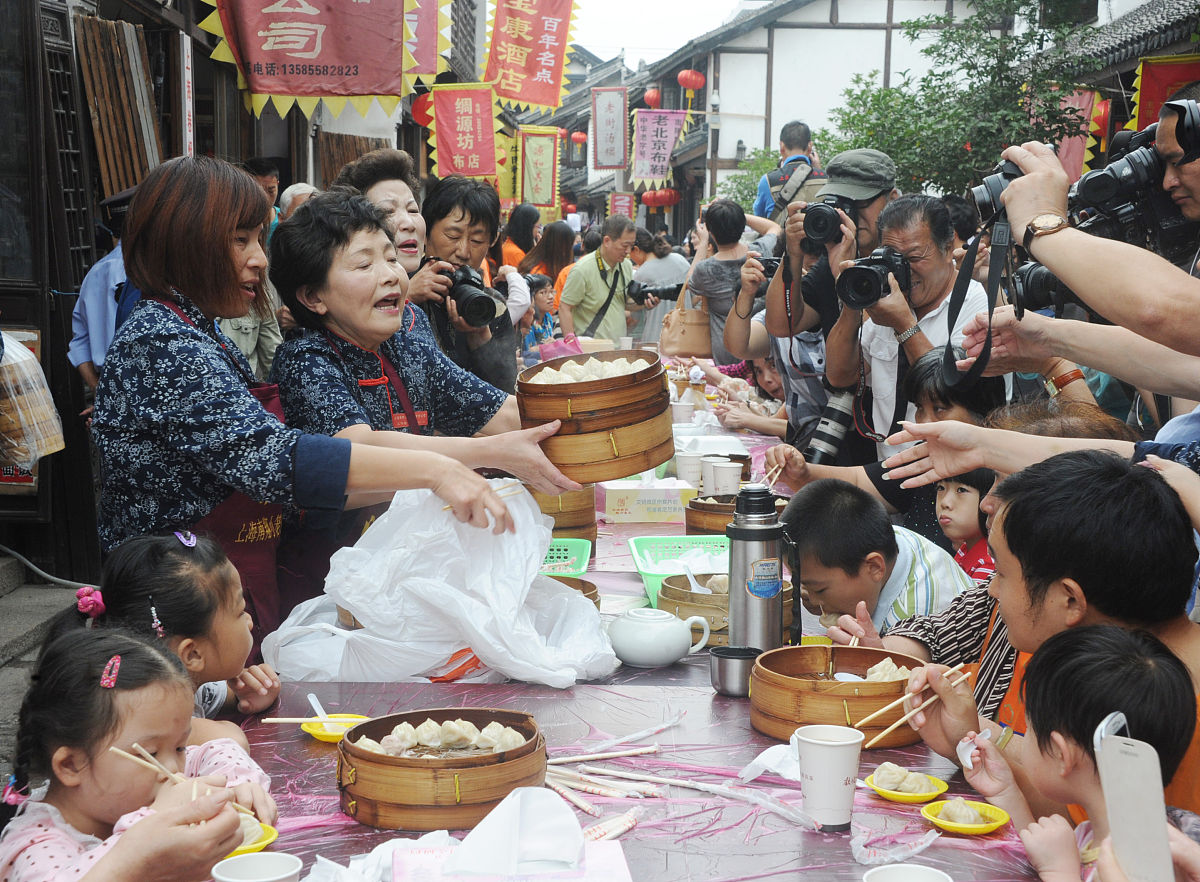 2023厦门重阳节活动指南：登高、祭祖、美食、文艺演出