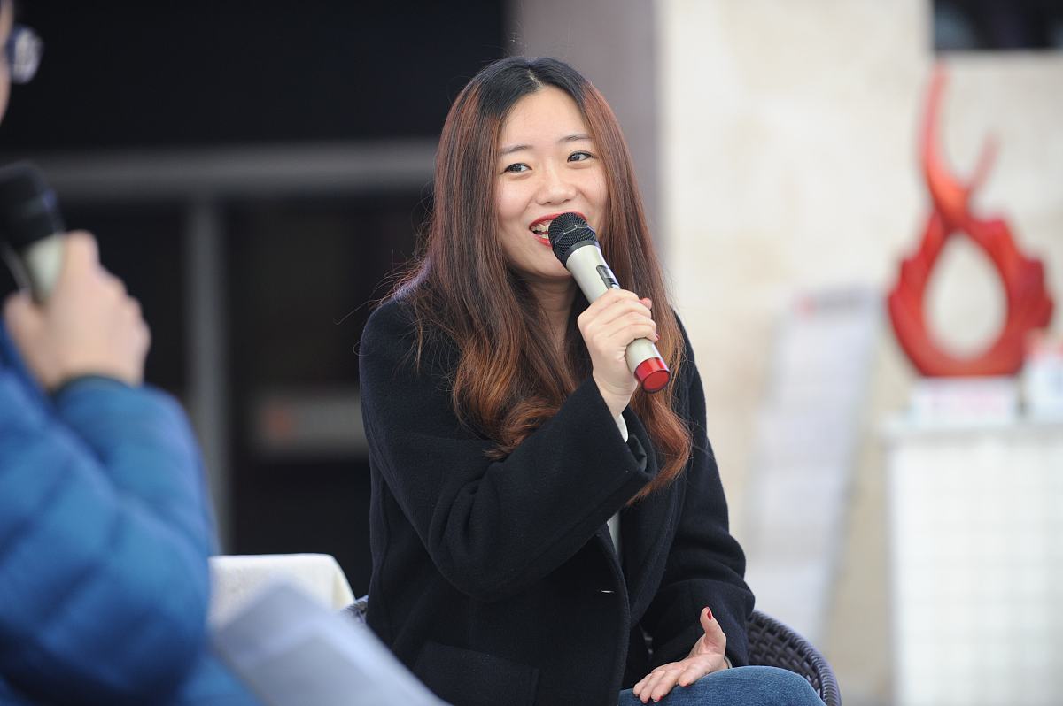 2019年3月24日,人民文学奖得主,"80后"作家笛安携获奖新作《景恒街》
