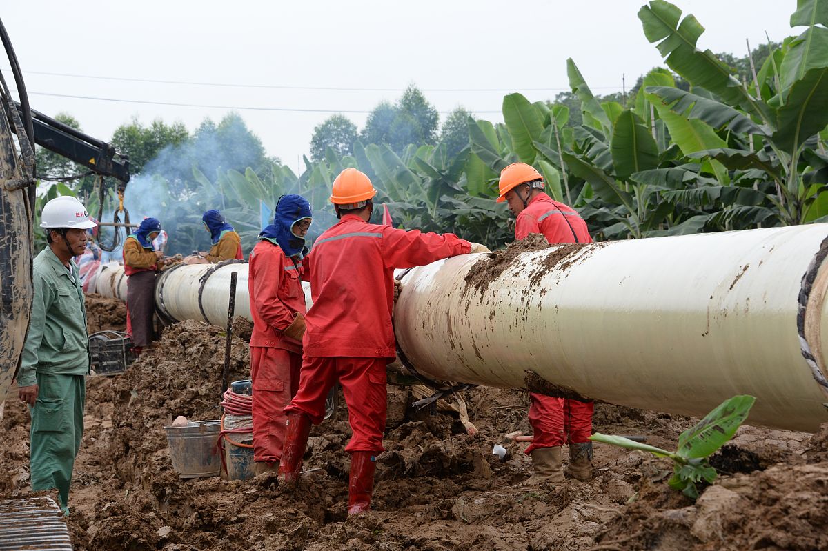 跨燃气管道和国防光缆便桥施工安全保障措施