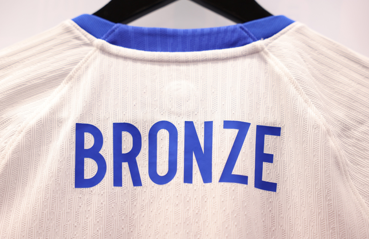 Men's Fashion and Winter Stitching Round Neck Sweatshirt Top Reviews: Warm, Stylish & Cozy