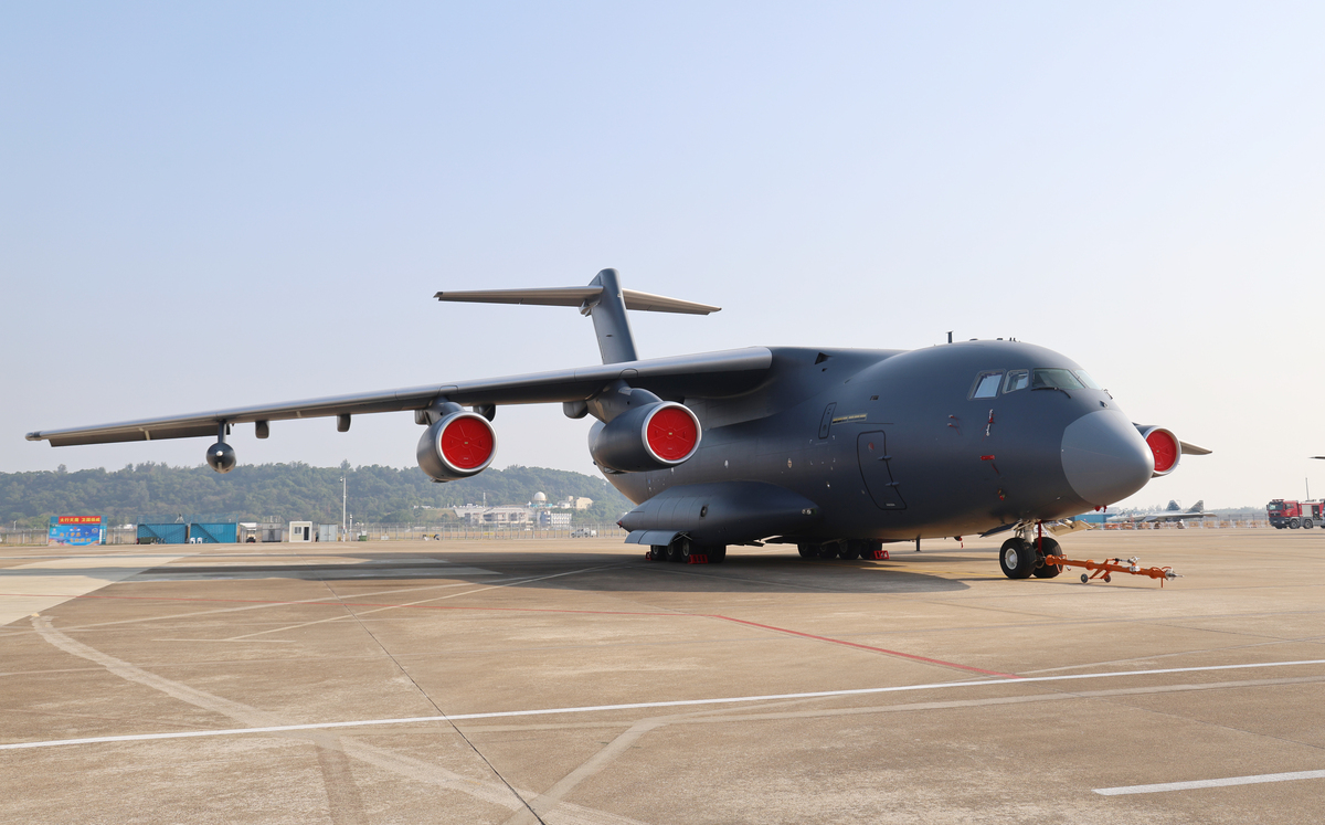 中国运-20大型运输机：解决物资运输难题，推动航空工业升级