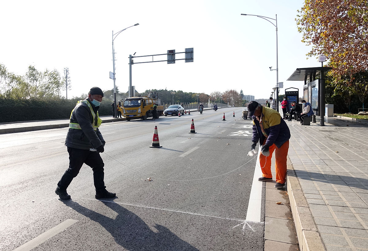 公路碎落台：保障安全、维护路面