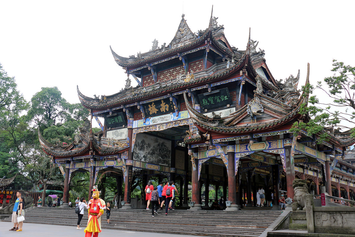 成都、乐山、都江堰、峨眉、三星堆慢节奏一周游攻略：吃住玩乐全安排