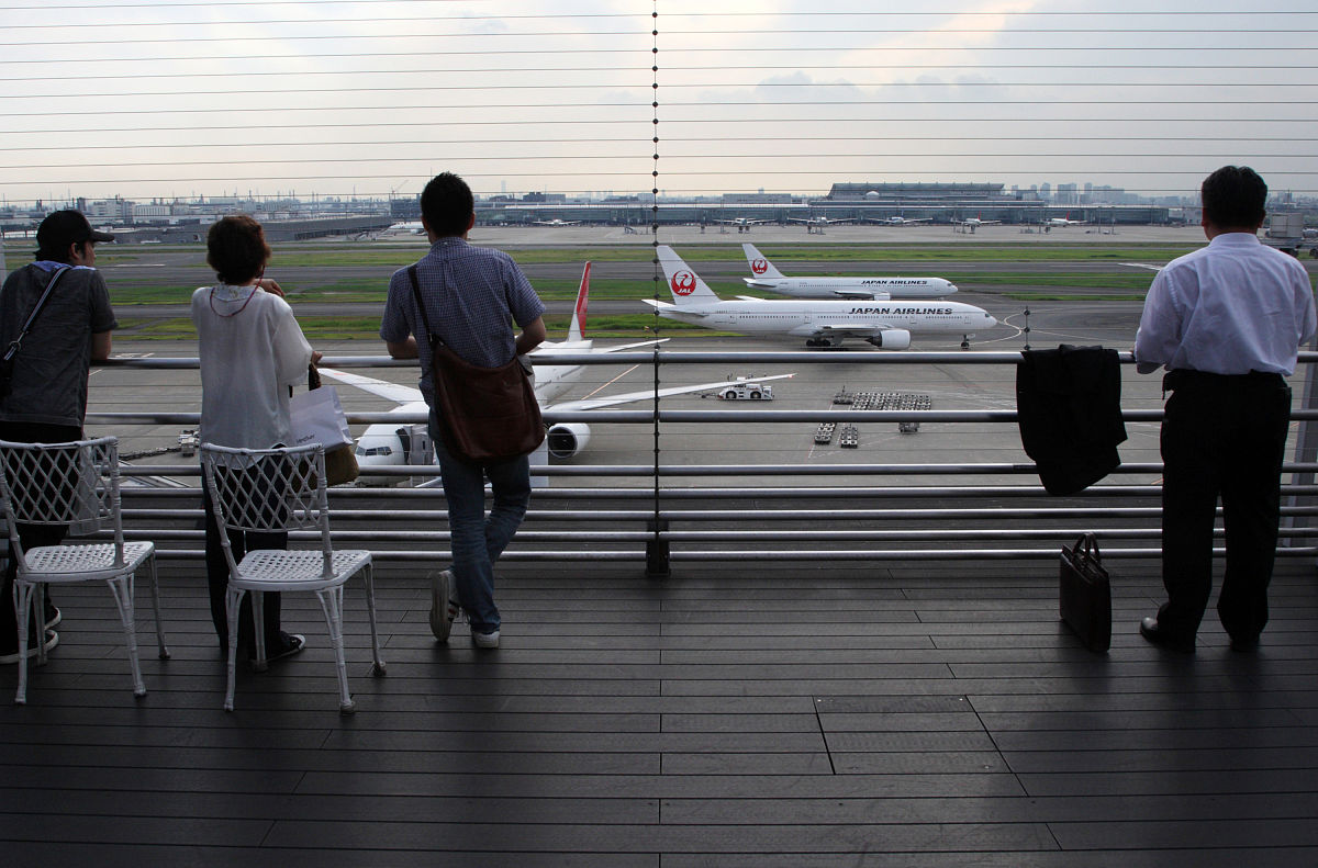 当地时间2012年9月5日,日本东京羽田国际机场,日航客机.    日本航空