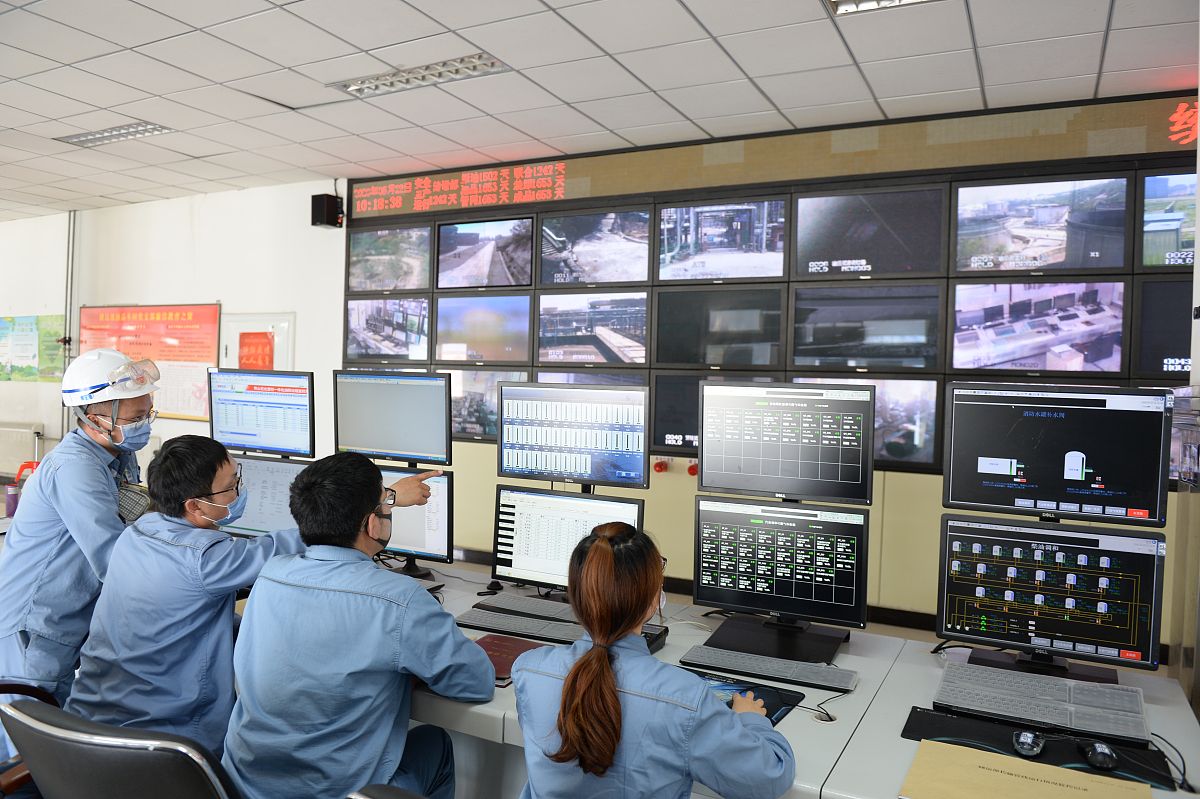 采油厂数字化管理下的班站人员管理：挑战与机遇