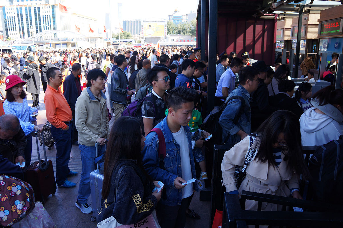 达州华南理工职业技术学校铁路与民航服务专业介绍 - 培养铁路和民航服务人才