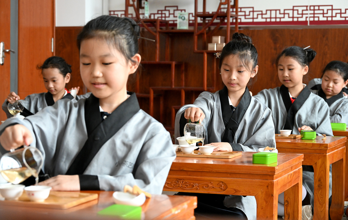 2025年5月21日,河北省邯郸市丛台区春光小学的学生在