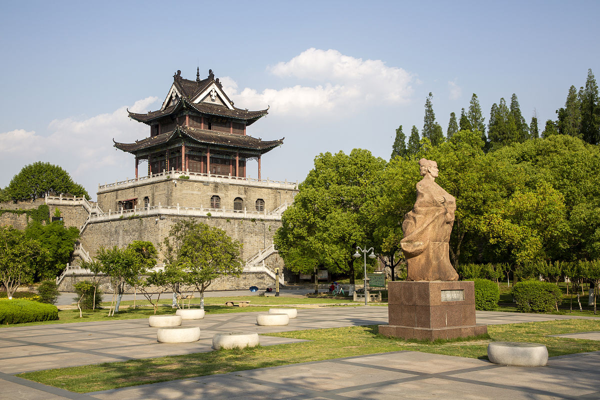 2020年5月23日,湖北省襄阳市,襄阳古城仲宣楼风光.