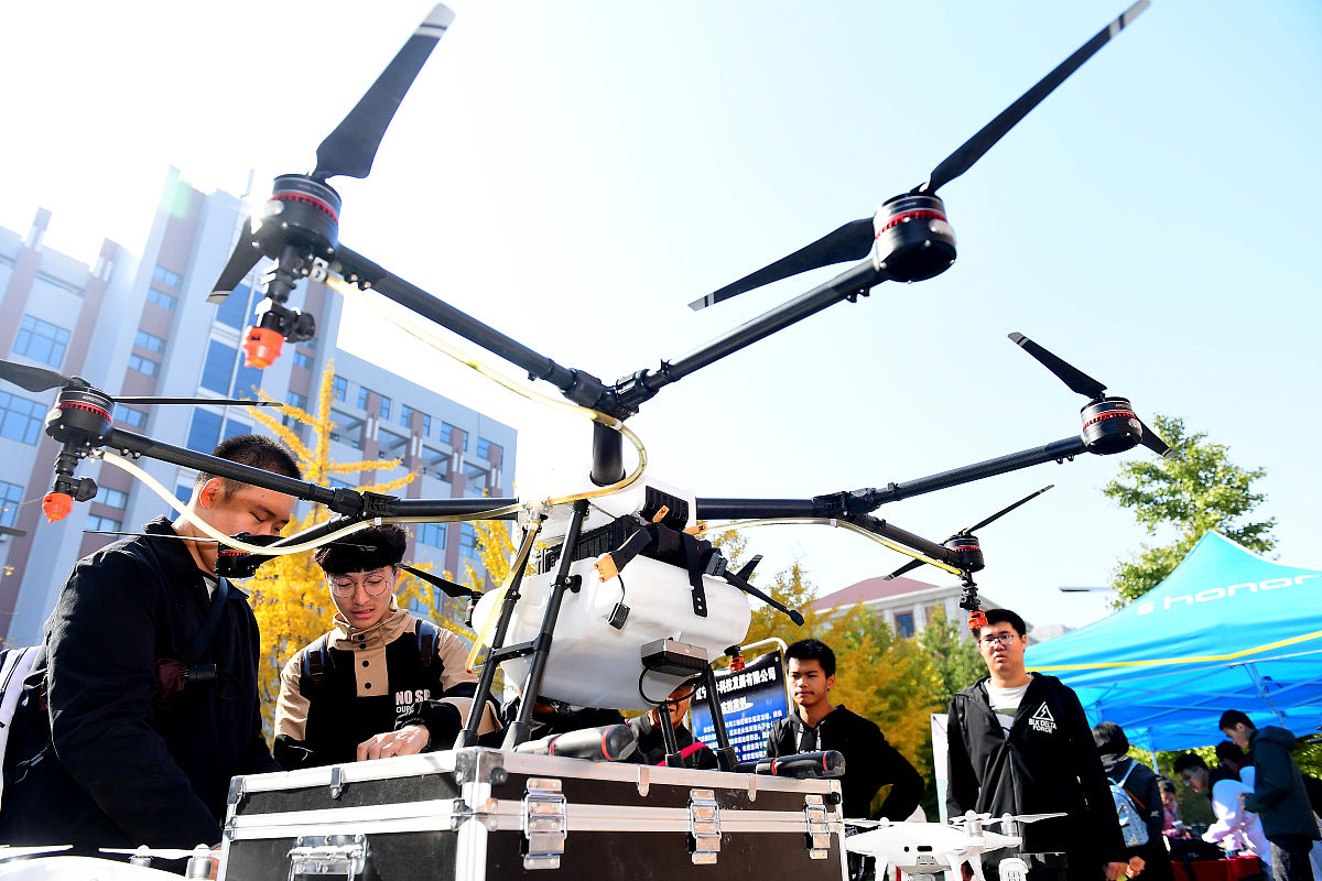 大学生创业项目：智能无人机应用于建筑、城市、农业领域