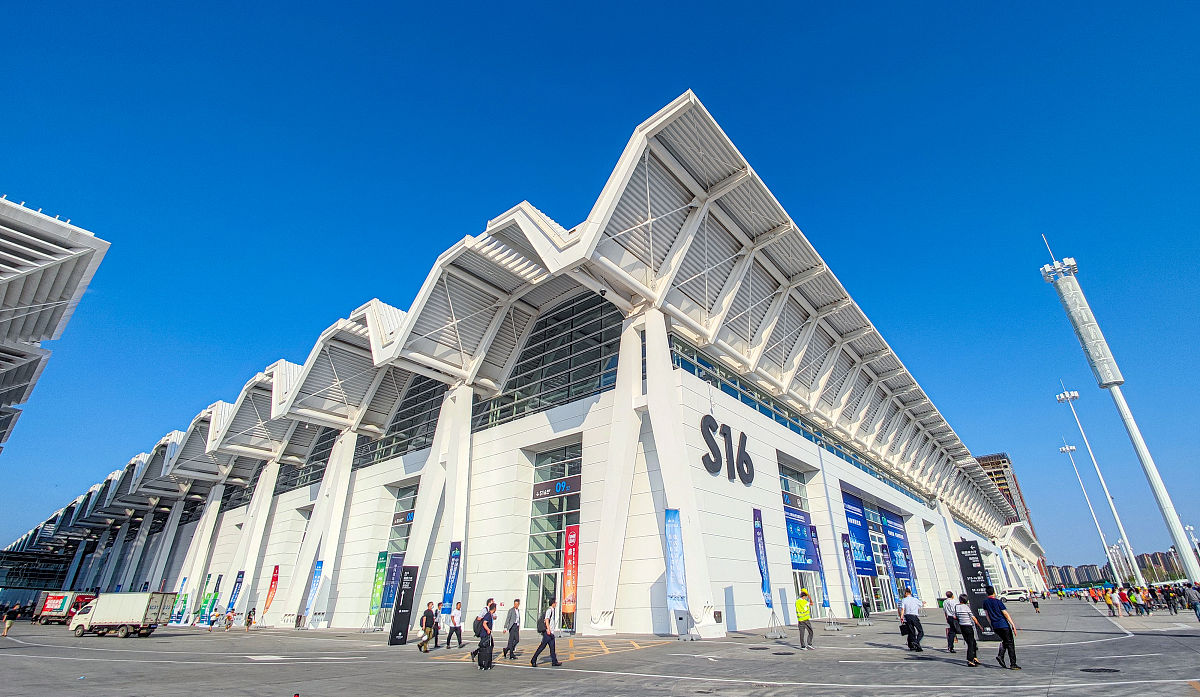 根据文章主题合肥滨湖国际会展中心能容纳多少人撰写与主题相关的修饰标题