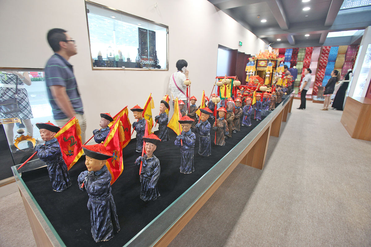 重庆航空学校民航服务专业招生条件：培养优秀的民航服务人才