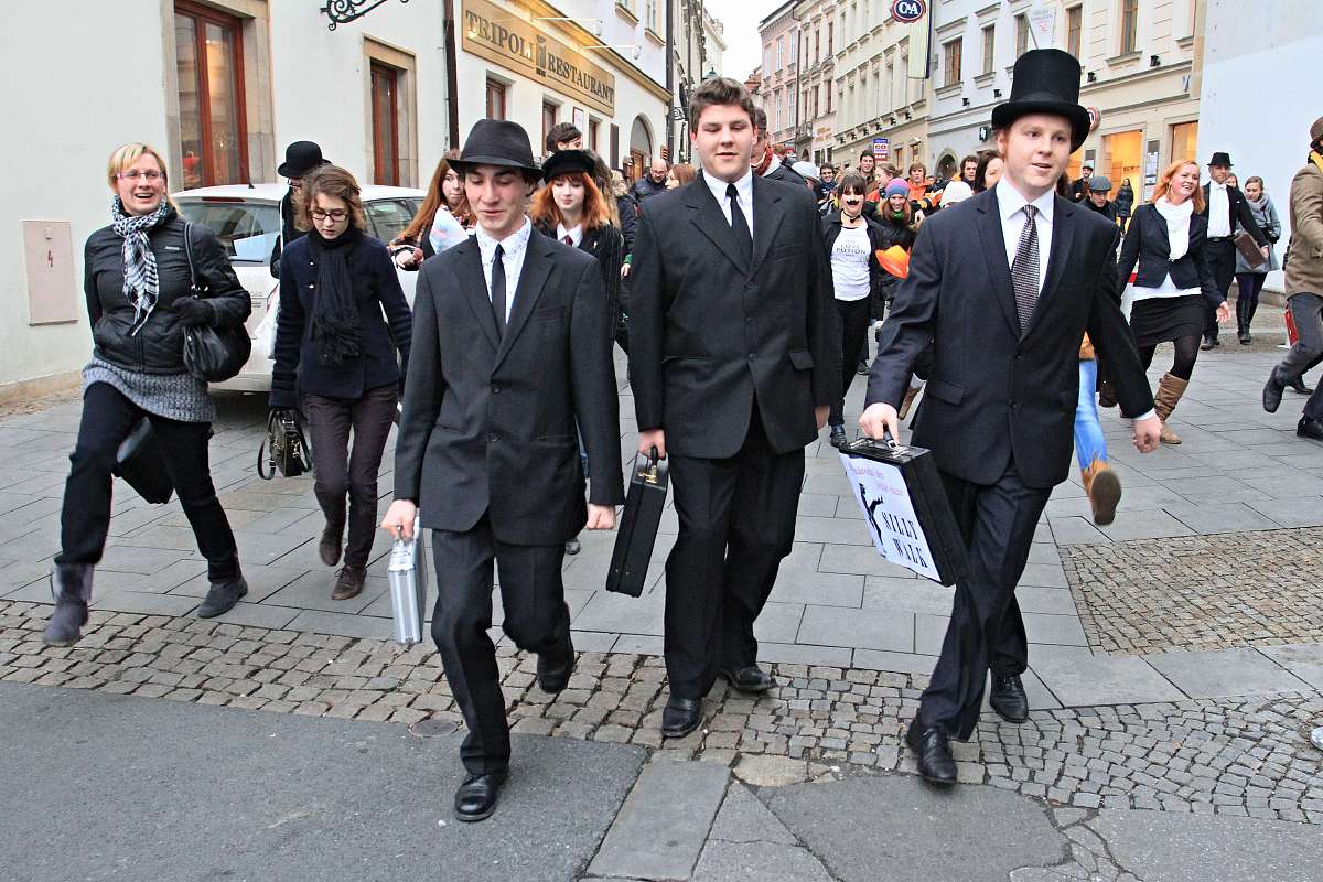 6个超搞笑段子，笑破你的肚皮！