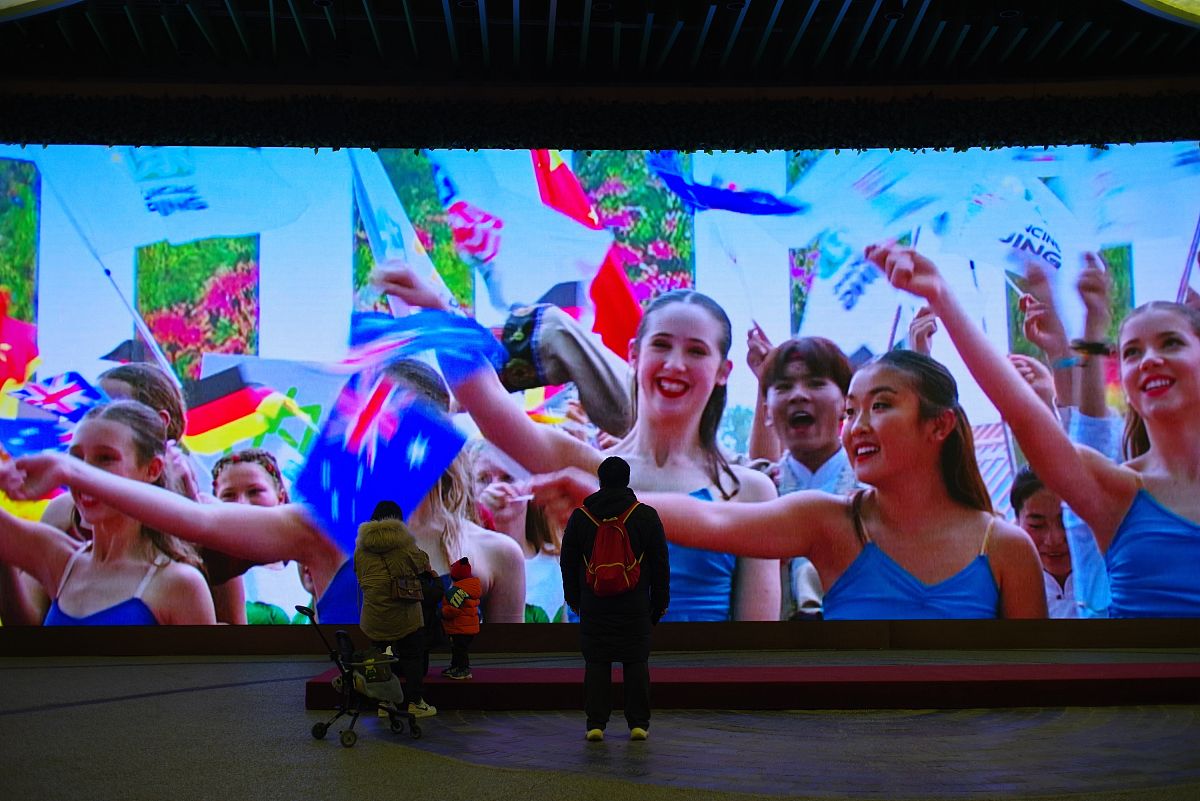 写一个疯狂星期四文案