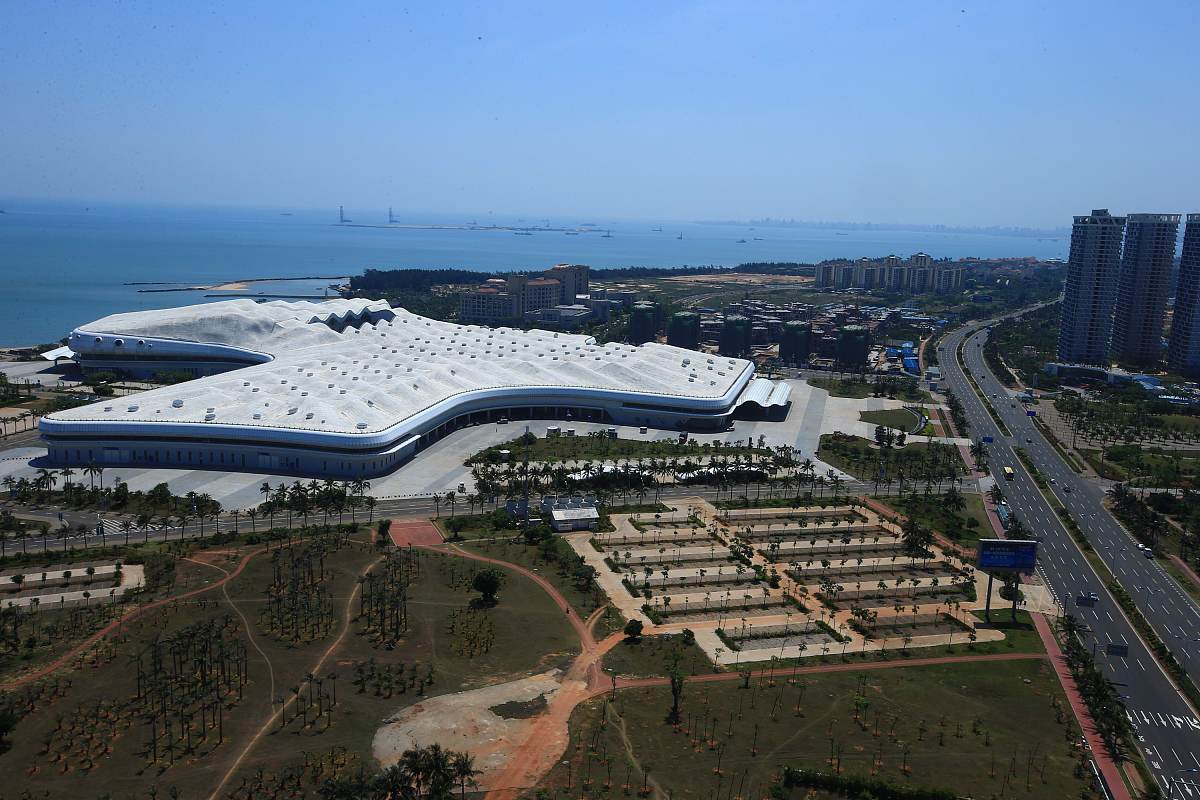 见证改革开放春风，展望自贸港未来：海南发展成果展观后感