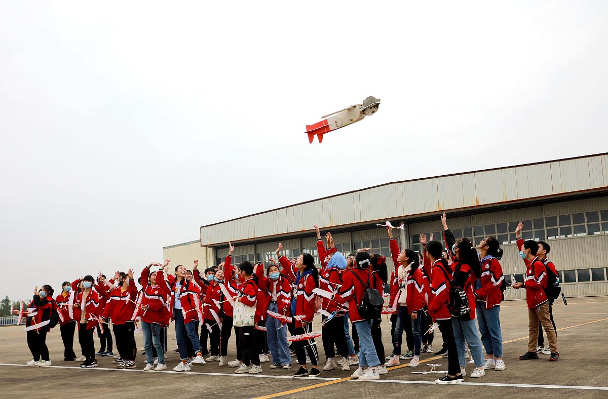 云南省曲靖航空学校2022年中考普通中专招生简章