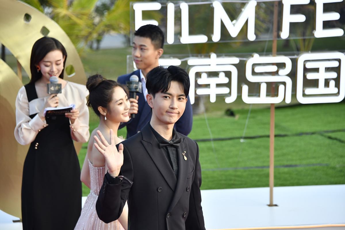 女孩有点：青春爱情电影，陈飞宇执导，李一桐主演