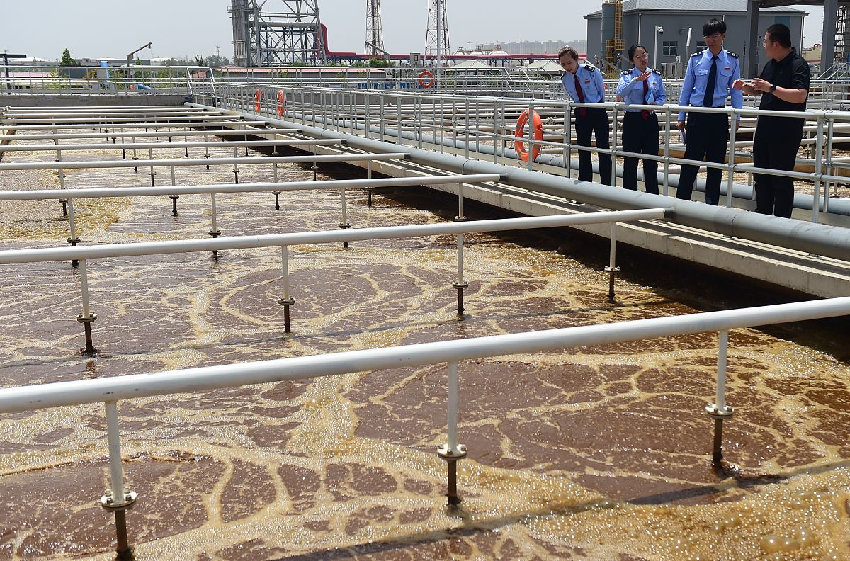 文章以港区水污染的监测与治理为主题包括摘要关键字8篇以上参考文献两级标题