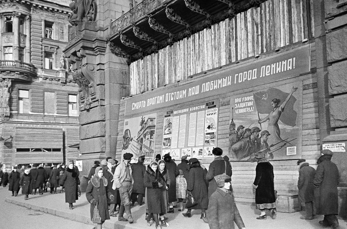 苏联解体的原因：政治、经济、国际和民族因素