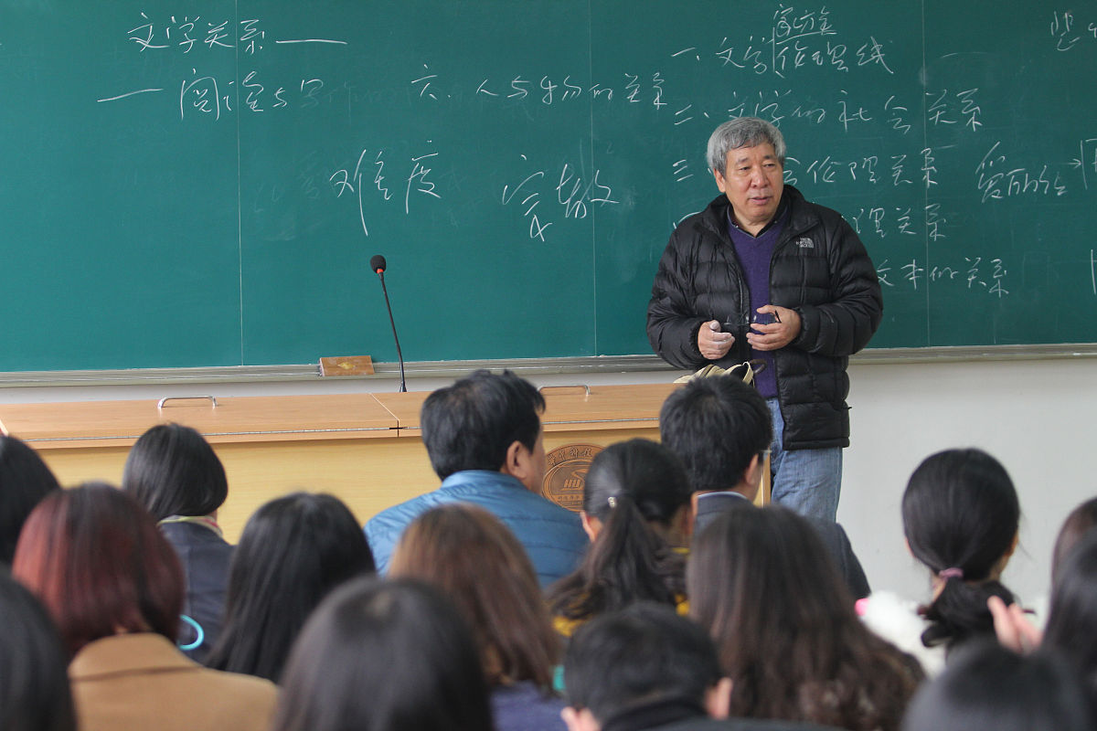 阎连科作品中的深刻人文主义思想：解读作家对人性、自由和自然的关怀