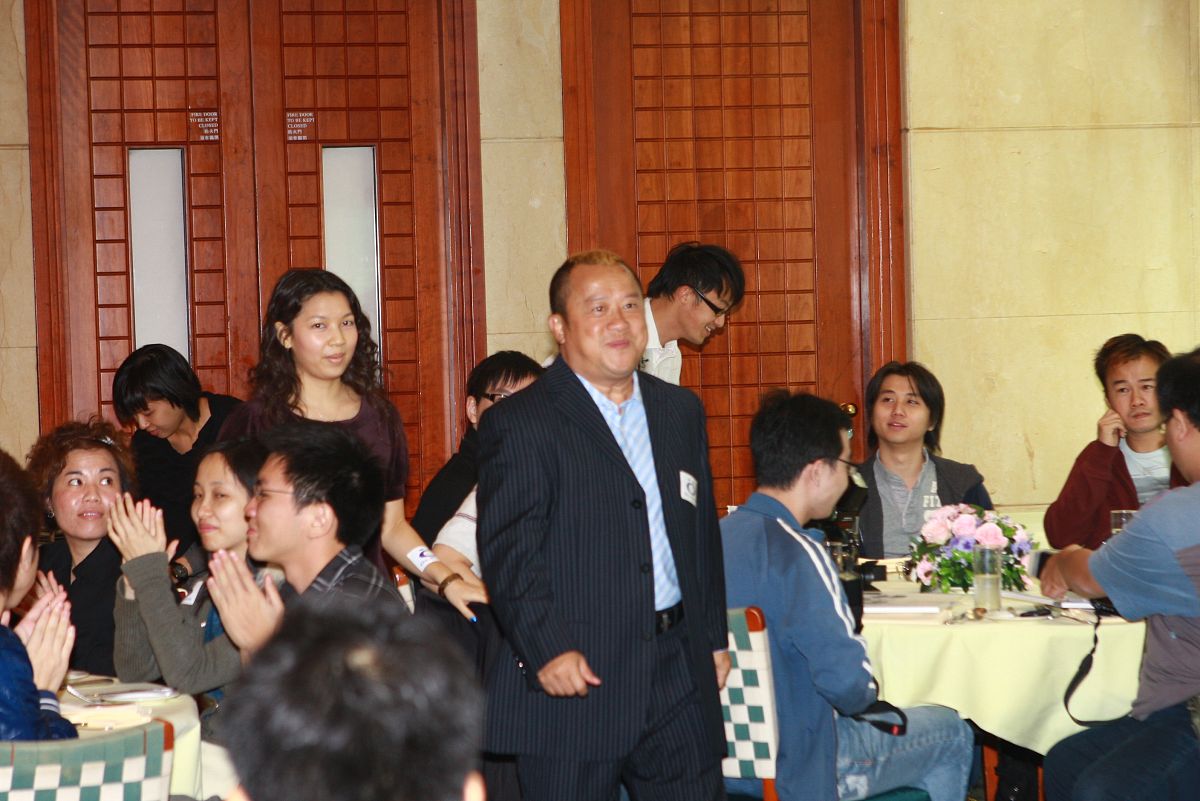 2008年11月21日,香港,曾志伟出席"olevia新产品高清数码广播接收器"发
