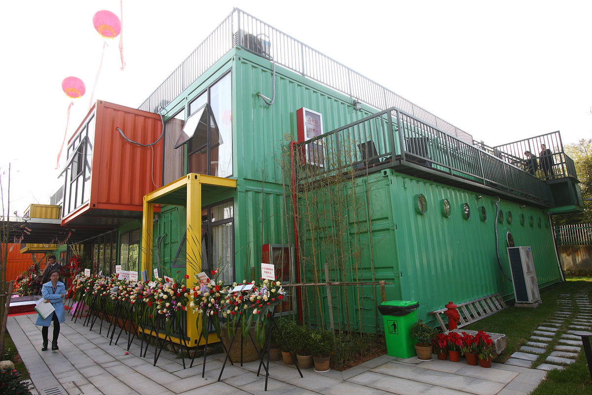用集装箱打造户外餐饮茶饮咖啡店添加网红装饰元素打造网红流量打卡地为你带来美食茶饮有关户外餐饮茶饮咖啡集装箱的打造他家刚开业就顾客爆满人员反馈特别棒这里的茶饮味道特别正服务态度超好忙乎的不得的了的宣传文案大全