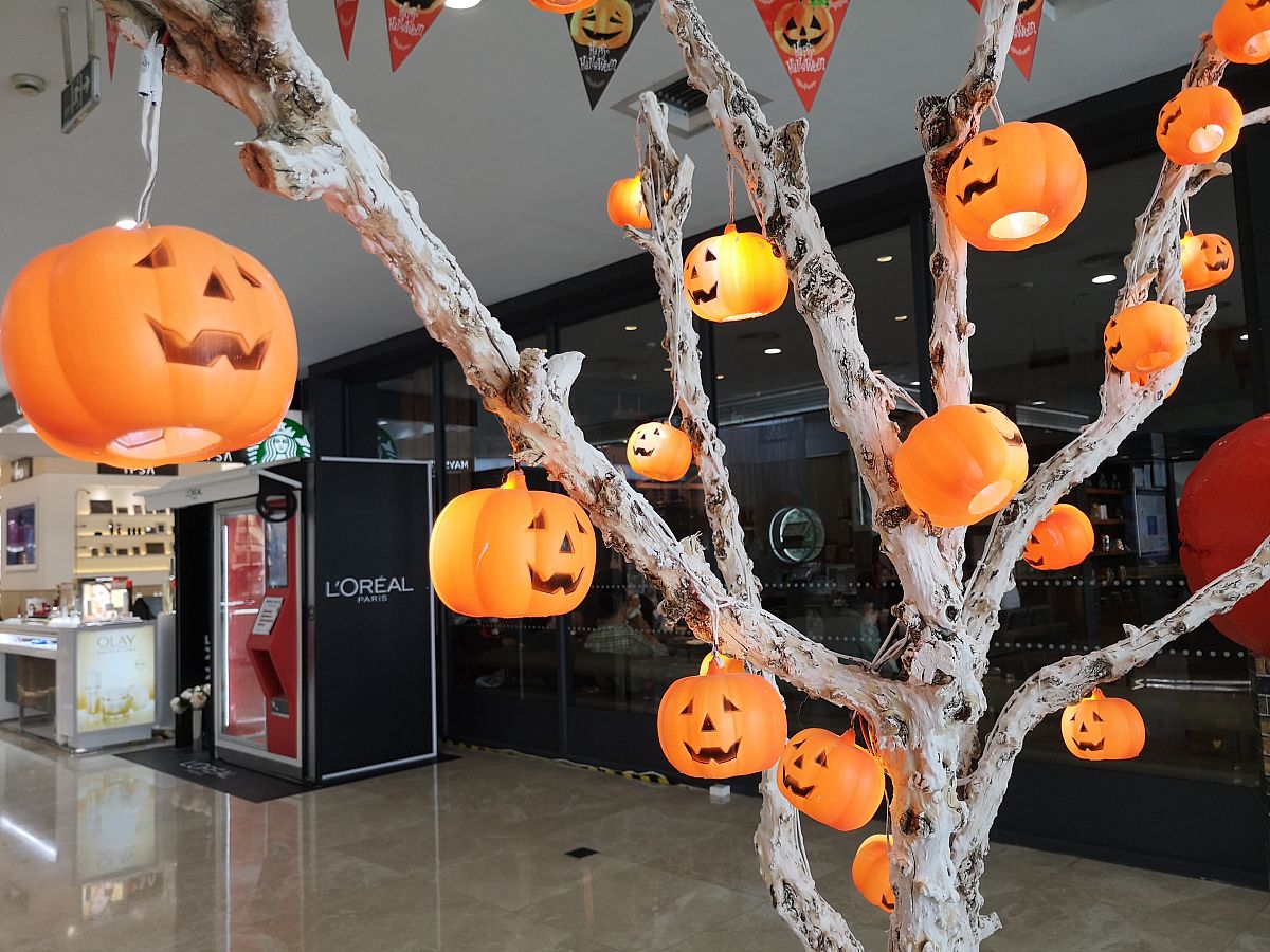 企业万圣节活动方案：打造魔幻之夜，提升团队凝聚力