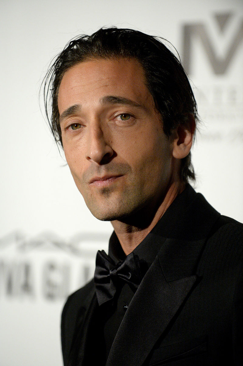 我在大学暑假看了土井裕泰导演的电影《垫底辣妹》请300字左右的观后感请降低查重率