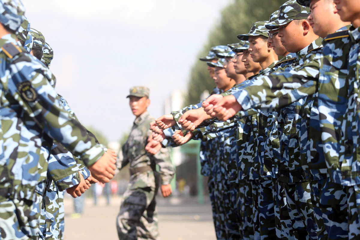 我坚持完成最久的一件事一百五十字左右关于军训