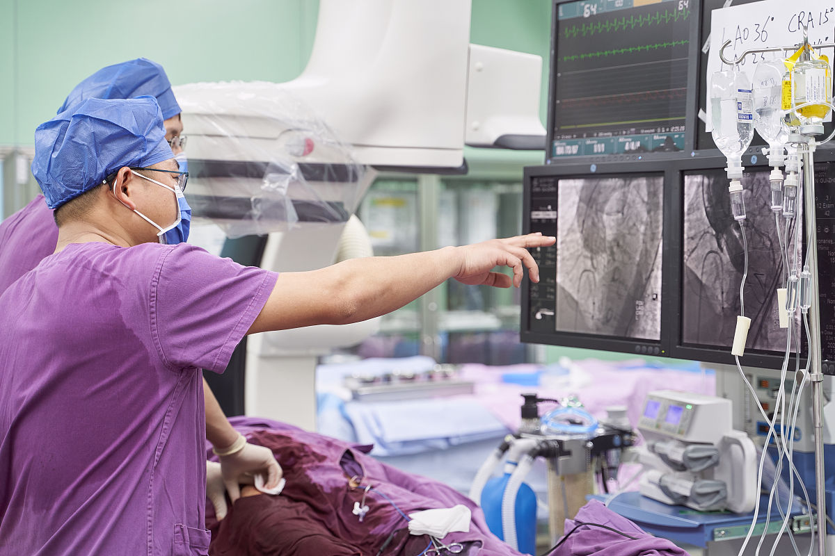 什么是肺部介入机器人