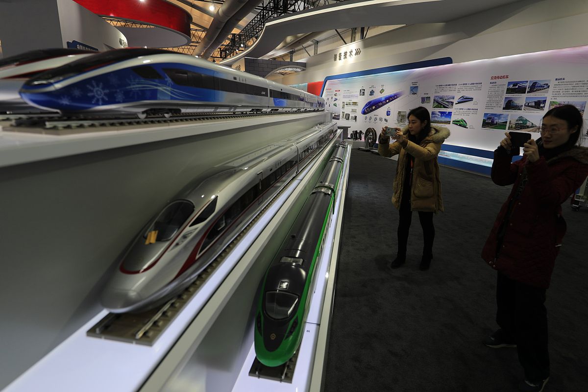 铁路系统创新发展：科技、合作、环保和人才