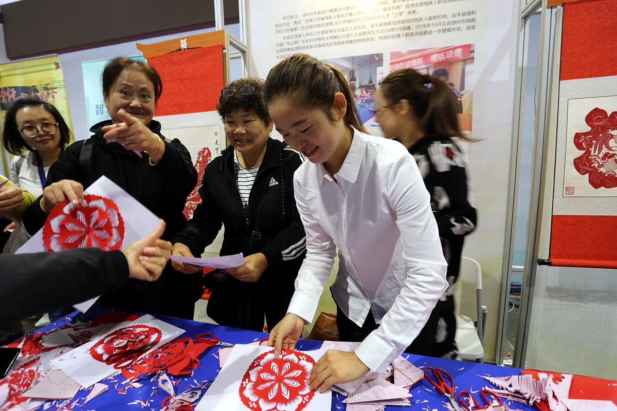 中南大学在社区进行湘绣文化宣传的策划案