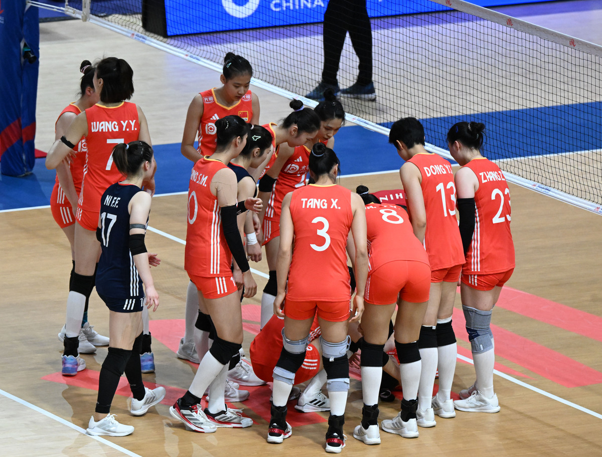 全运会排球女子成年组比赛结果_辽宁队对阵山东队比赛分析_全运女排-福建3-2上海获季军 赛后庆祝胜利