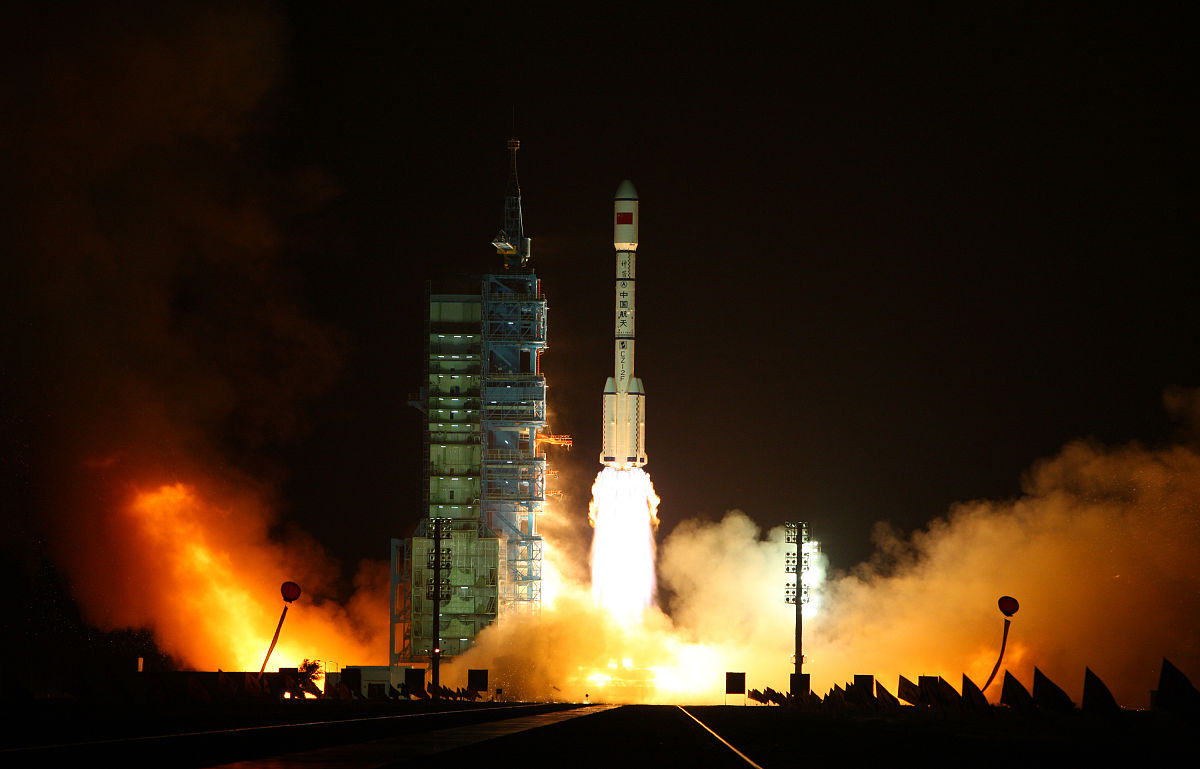 请参考以下内容重新生成一篇不少于800汉字的原创文章。主题是：《中国4大航天城在哪个城市》语言要幽默口语化。中国的航空航天事业在全世界都处于领先地位是全球为数不多能够自主发射卫星的航天大国长征系列火箭的成功率高达94以上这是一项举世瞩目的壮举。依托航天事业我国也诞生了几座航天城市其中两座城市更是因航天事业而引起全世界的关注最著名的首数酒泉这是我国最早的航天城距今已经有近60年的历史了。1、酒泉位于