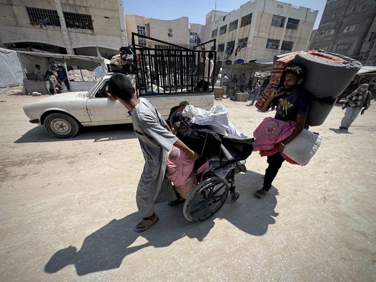 辛酸无助的身影，让我们学会关爱 - 小作文