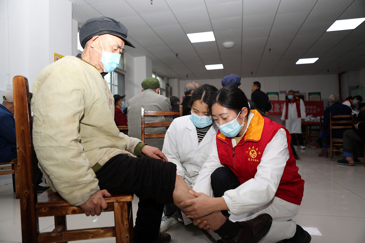 重庆中医大卫校老年人服务与管理专业介绍 - 培养老年人服务领域的专业人才