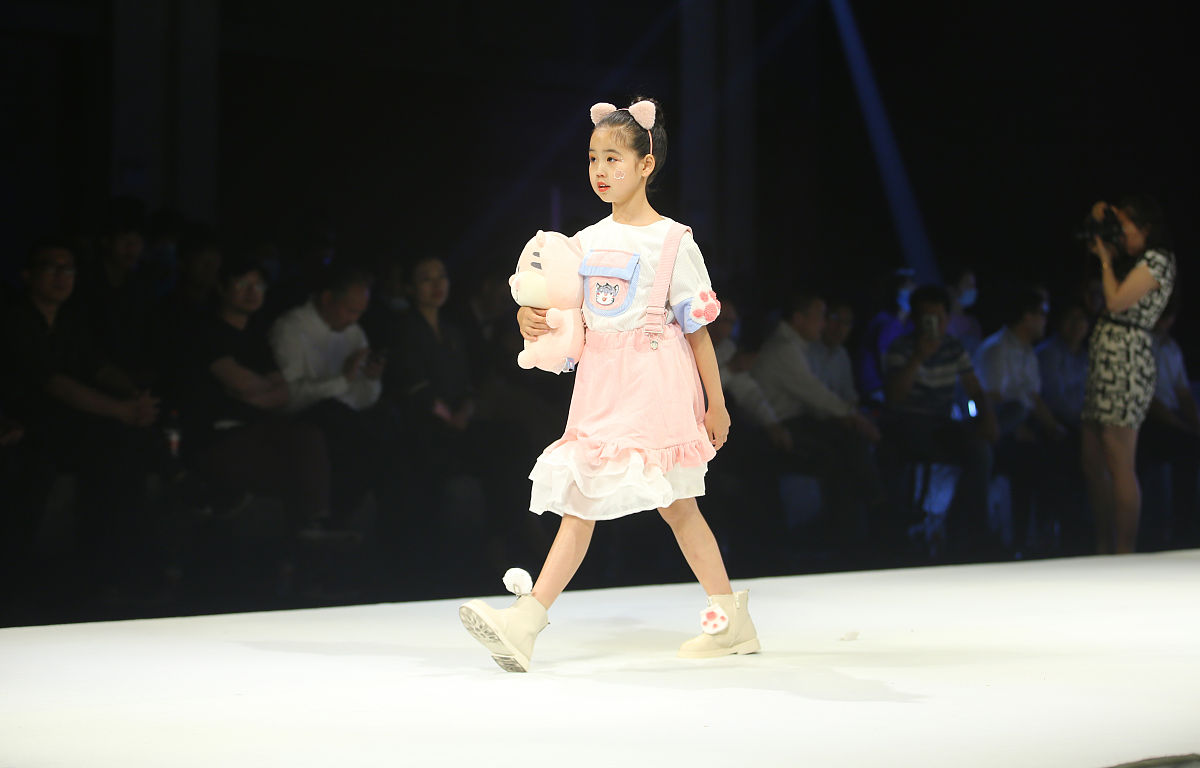 服装展示与礼仪专业就业方向及课程解析- 助力未来职业发展