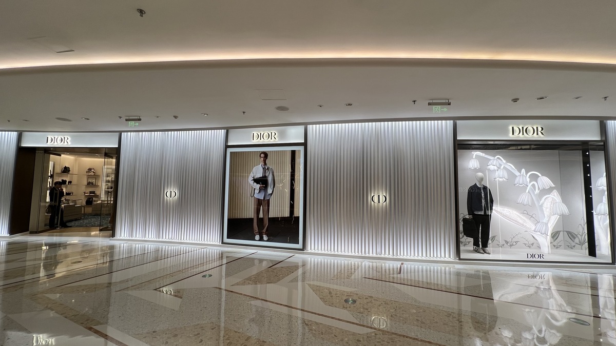 成都市销售职业学院国际奢侈品销售专业怎么样？未来前景和就业优势分析