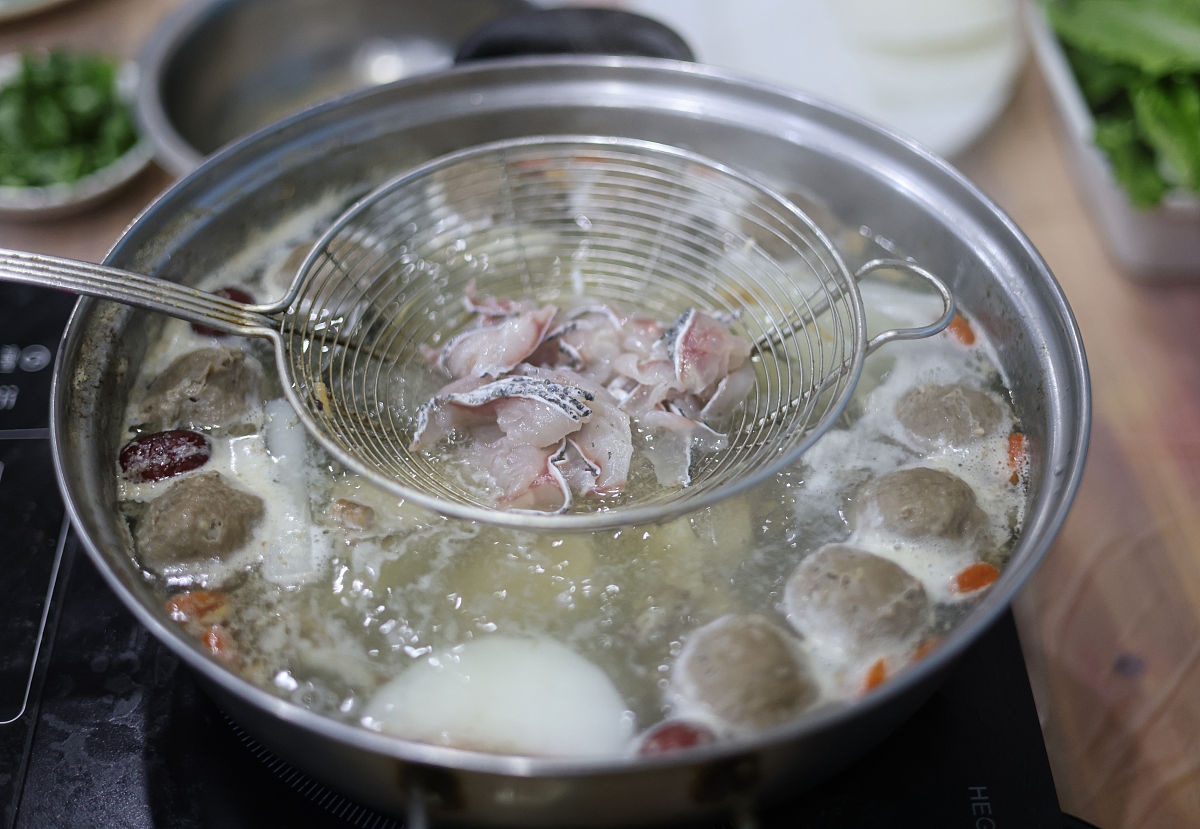 猪肚鸡火锅好吃吗？网友好评告诉你答案！