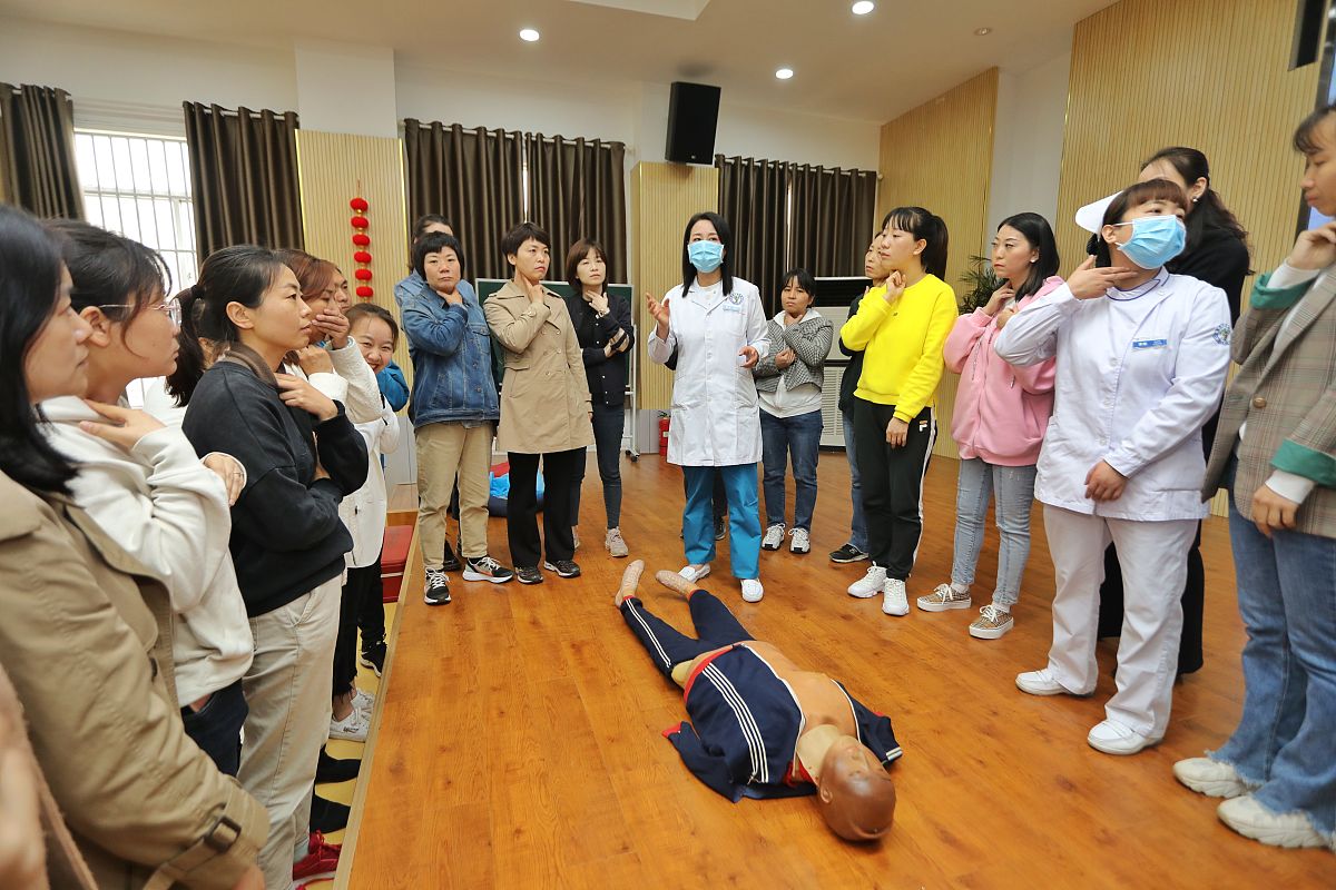 古诗词真让我着迷 写一篇300字小学作文