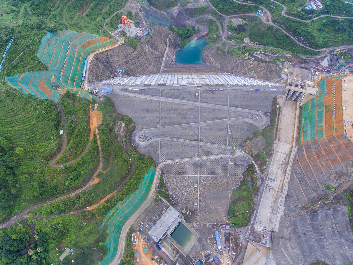 中国抽水蓄能电站案例：层状岩体应用