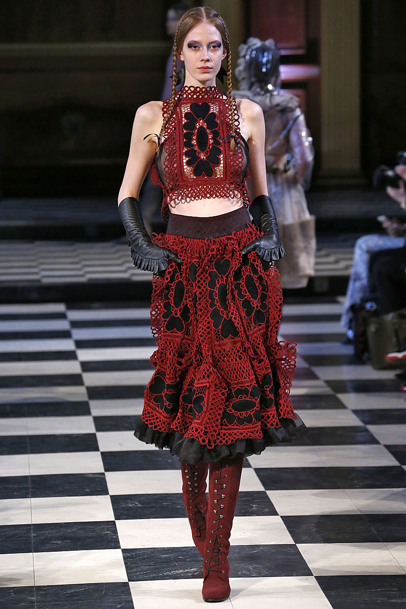 即使在身边也感到不安的夜晚，'そばにいても不安な夜' 中文翻译