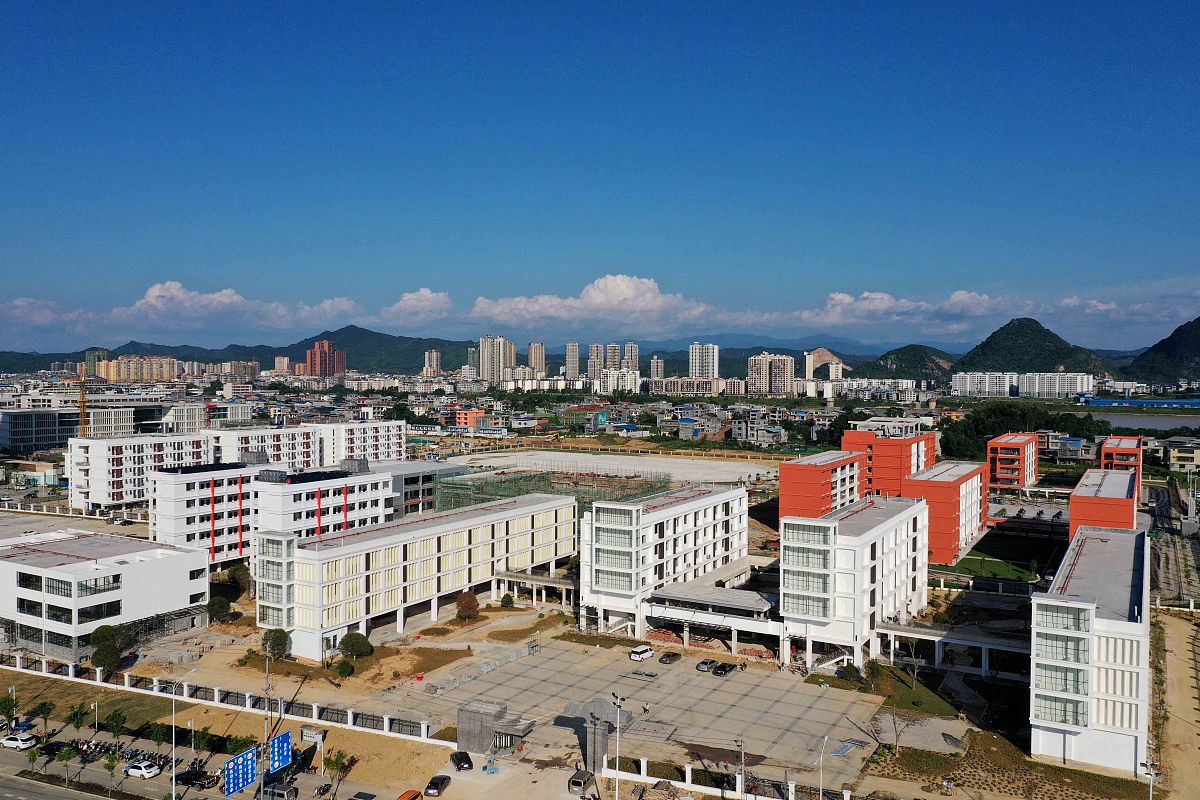 六盘水市复兴职业技术学校2021年招生办联系电话 - 报名咨询电话