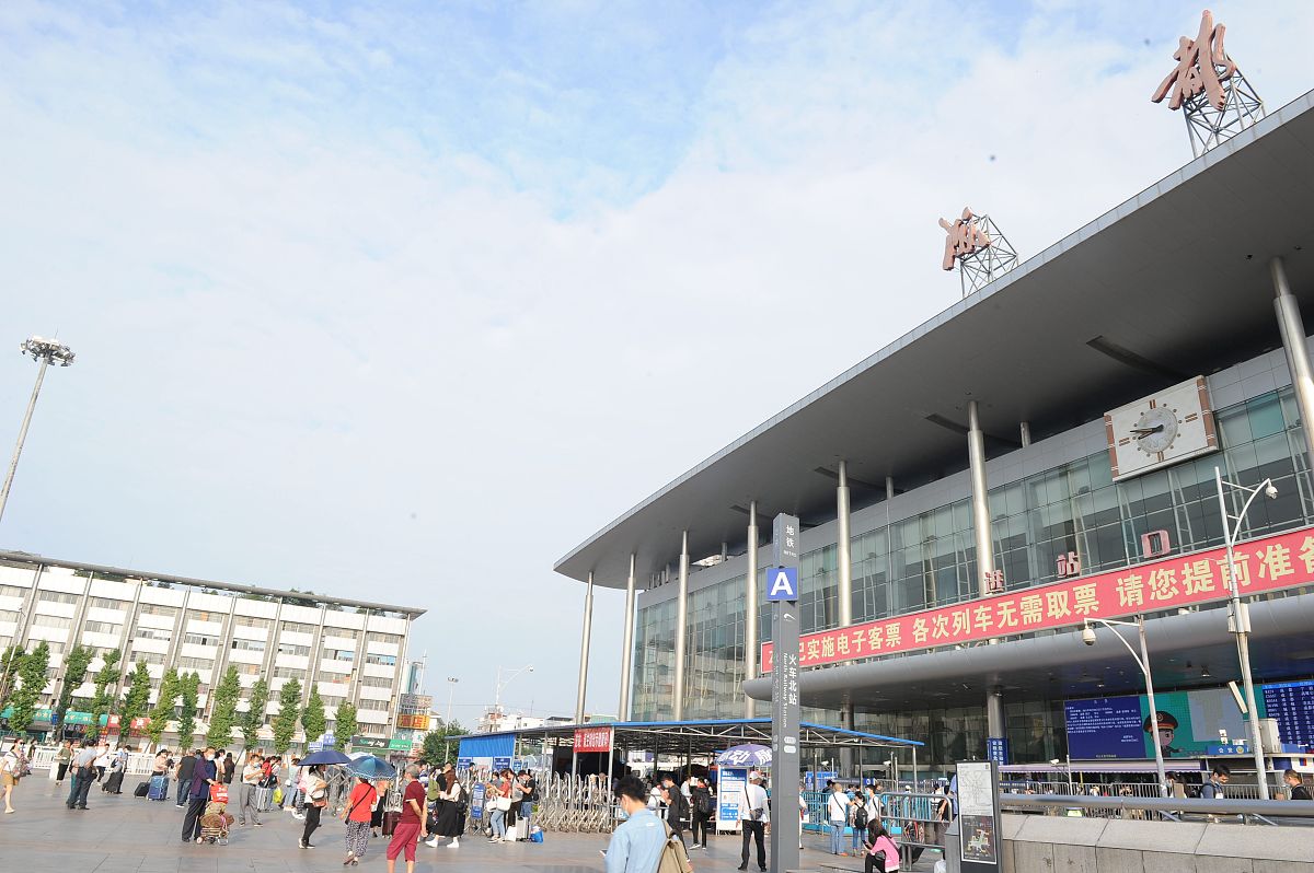 成都站交通枢纽客流形成机理分析