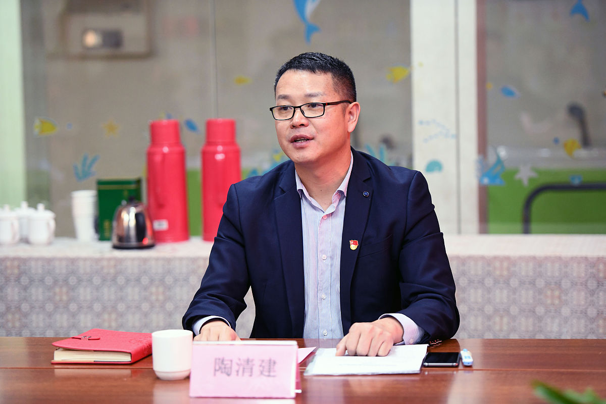 重庆渝中高级职业学校2021年招生办联系电话