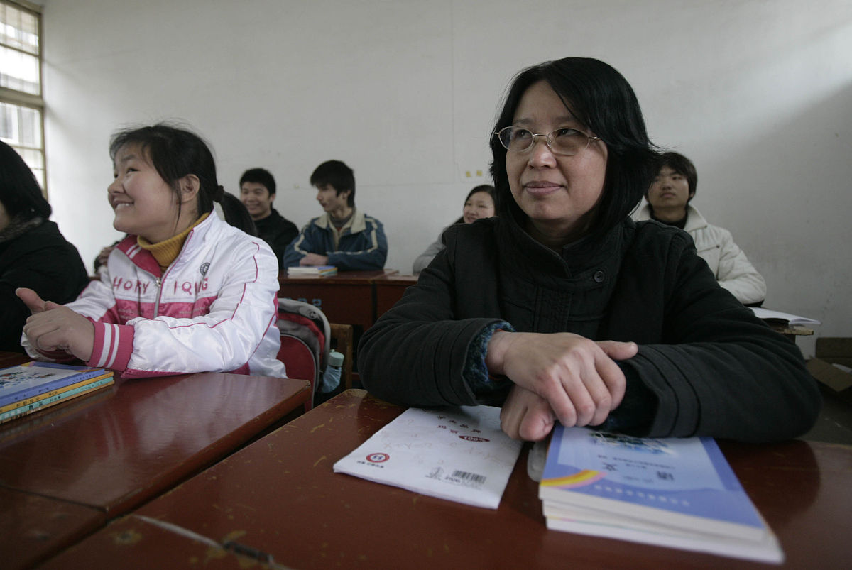 2010年3月1日,武汉市黄陂区特殊教育学校九年级来了一位特殊的大同学-