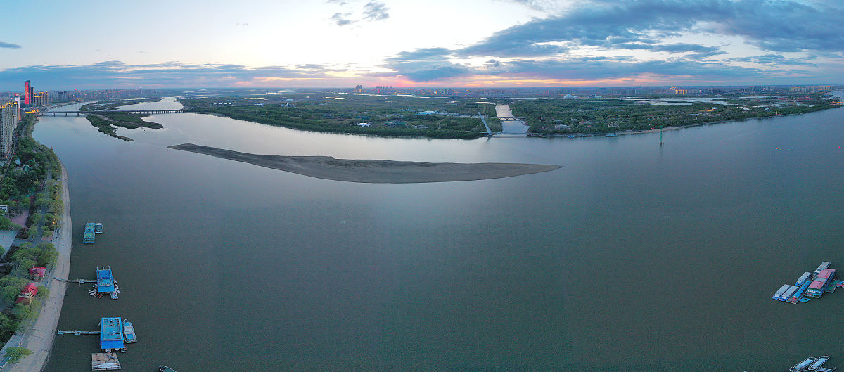 太阳岛上英文歌词：On the island of the sun - 中文翻译